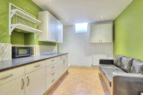 3 bedroom terraced house for sale, Lower Thrift Street, NORTHAMPTON
