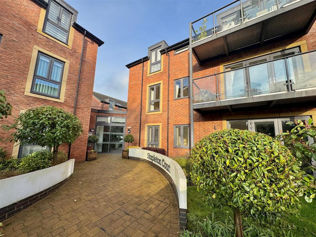 Stapleton Court entrance.jpg