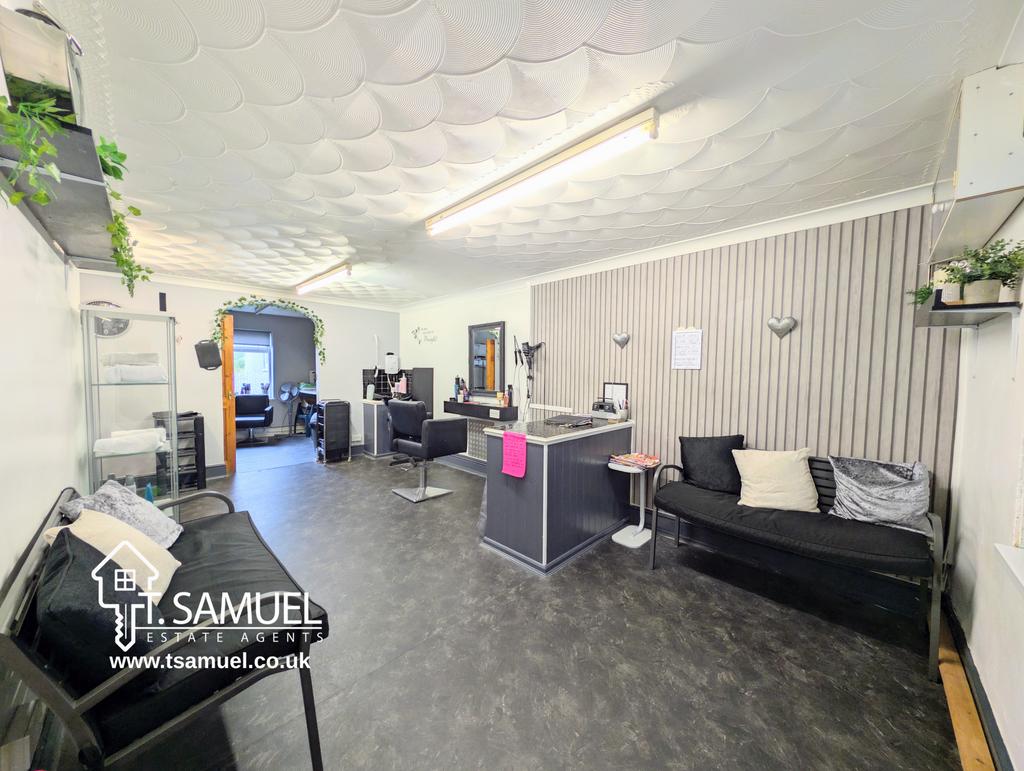 Ground floor retail - main area
