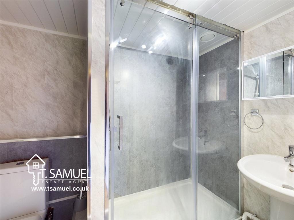 Flat Shower room