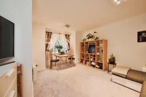 1 bedroom flat for sale, The Beeches, Watford
