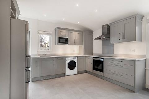2 bedroom flat for sale, Burnbury Road, Balham, London, SW12