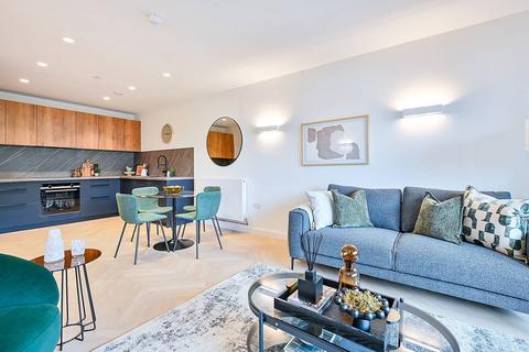 3 bedroom flat to rent, Madeleine Court, North Acton, Acton, W3