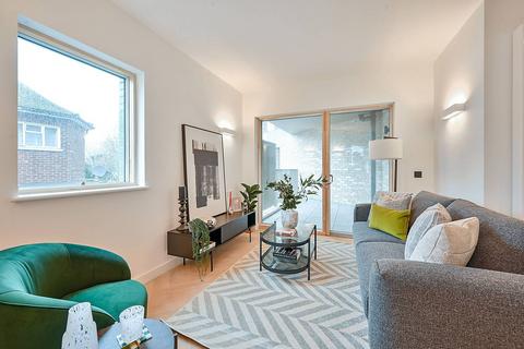 2 bedroom flat to rent, Madeleine Court, North Acton, Acton, W3
