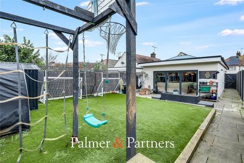 3 bedroom bungalow for sale, Bruce Grove, Essex CM2