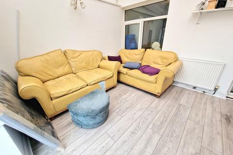 1 bedroom terraced house to rent, Elm Close, Huntingdon, PE29