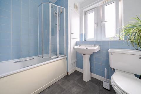 2 bedroom flat for sale, Binfield Road, Stockwell, London, SW4