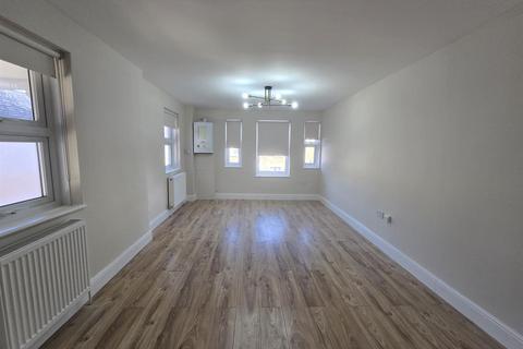 1 bedroom flat to rent, Askew Road, London