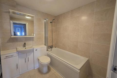1 bedroom flat to rent, Askew Road, London