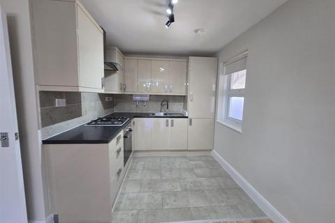 1 bedroom flat to rent, Askew Road, London
