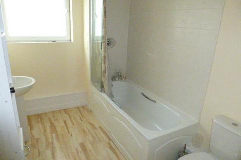 2 bedroom apartment to rent, Tuns Lane, SLOUGH