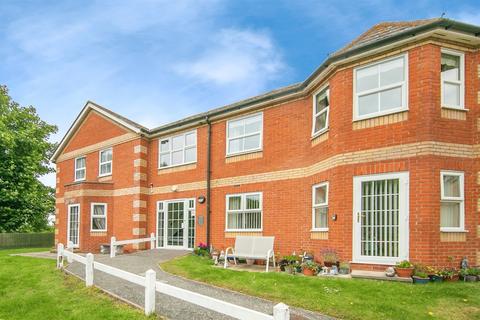 2 bedroom ground floor flat for sale, Michaelstowe Drive, Harwich