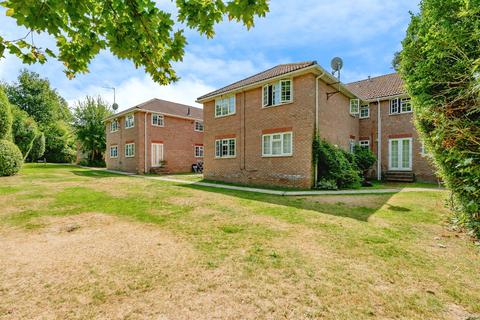 2 bedroom flat for sale, St. Nicholas Court, Crawley
