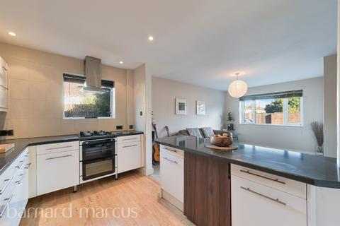 undefined, Sparrow Farm Drive, Feltham