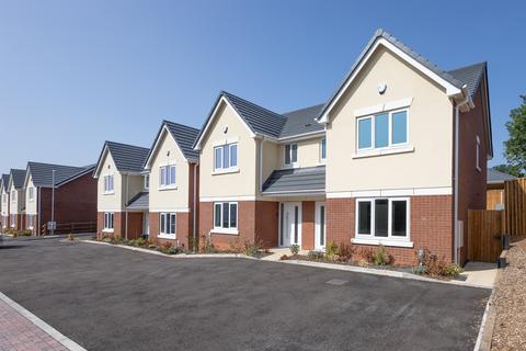 3 bedroom semi-detached house for sale, Nicholson Court, Kidderminster