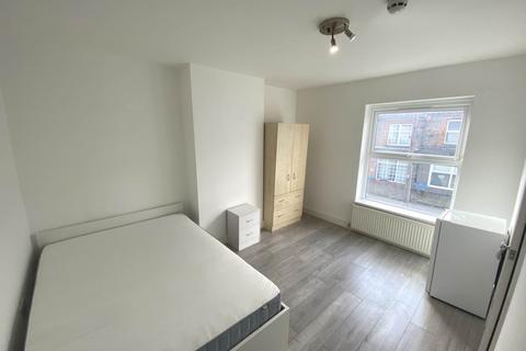 House share to rent, Leavesden Road, Watford