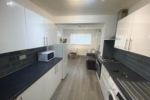 House share to rent, Leavesden Road, Watford