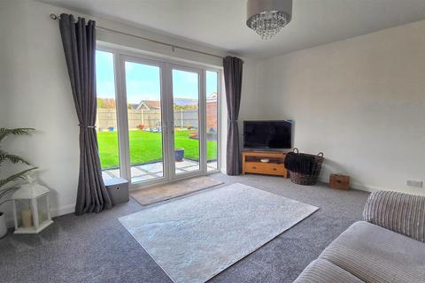 3 bedroom detached bungalow for sale, Brett Avenue, Gorleston