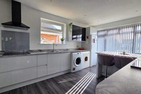 3 bedroom detached bungalow for sale, Brett Avenue, Gorleston