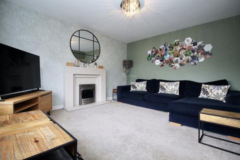 4 bedroom detached house for sale, Harvesters Drive, Street
