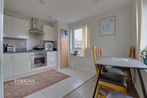 Greenford, UB6