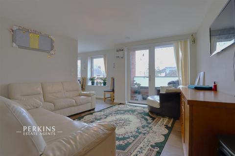 undefined, Greenford, UB6