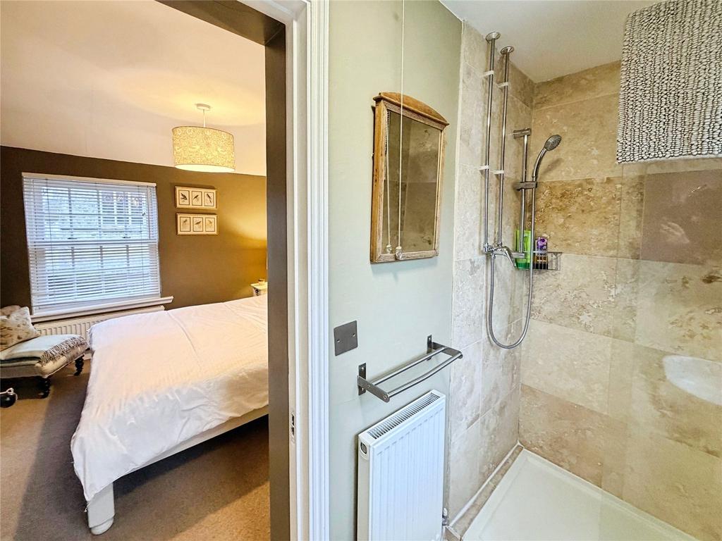 Bedroom/Shower