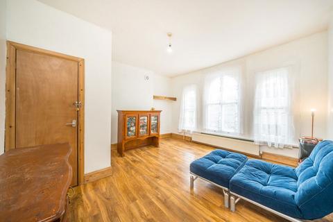 3 bedroom maisonette for sale, Loughborough Road, London SW9