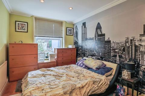 2 bedroom ground floor flat for sale, R L Stevenson Avenue, Bournemouth