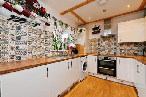 3 bedroom semi-detached house for sale, Greenpark Avenue, King's Lynn