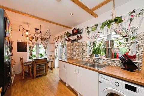 3 bedroom semi-detached house for sale, Greenpark Avenue, King's Lynn