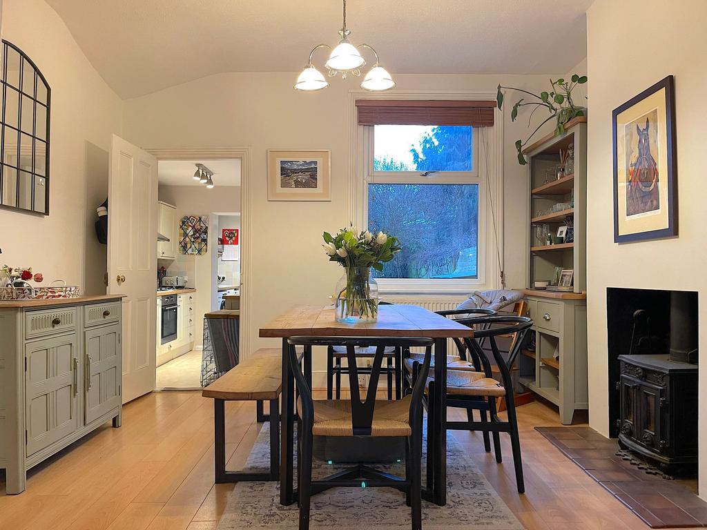 Living Room/Dining Room (2)