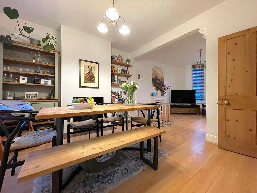 Living Room/Dining Room (3)