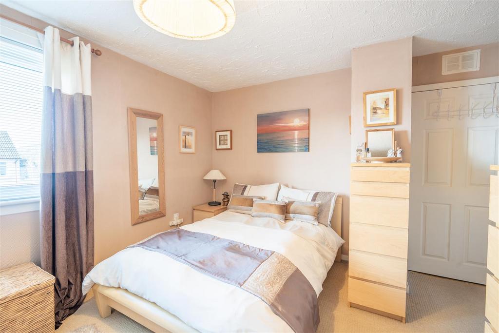 Bedroom.one.jpg