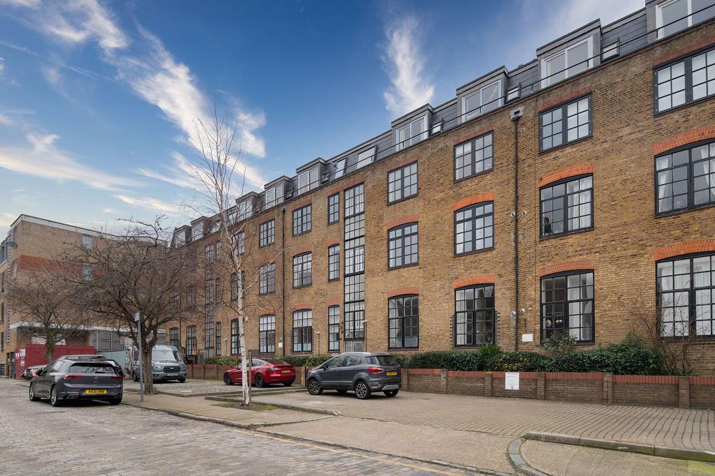 London Wharf E2