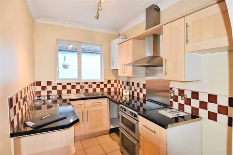 2 bedroom terraced house to rent, St. Stephens Road, Hampshire PO2