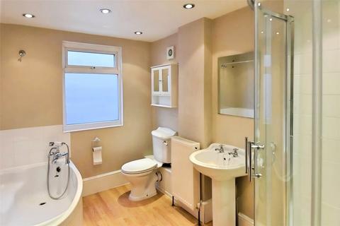2 bedroom terraced house to rent, St. Stephens Road, Hampshire PO2