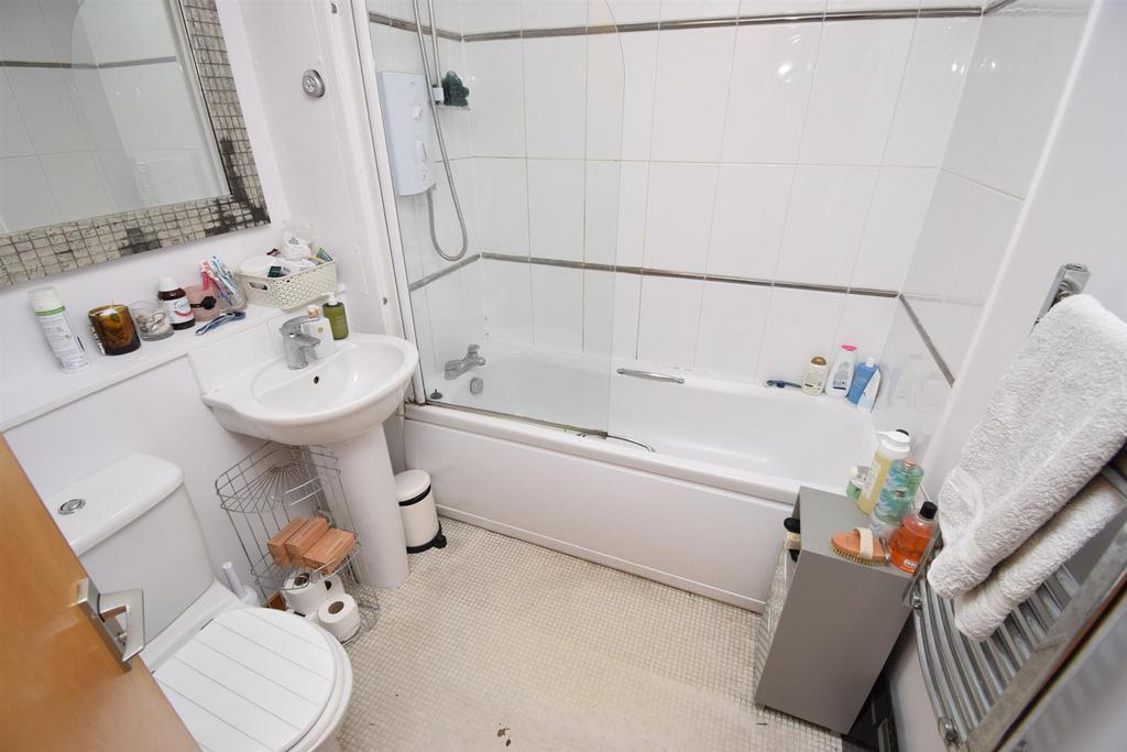 BATHROOM-2.jpg