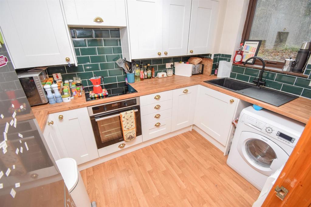 KITCHEN-2.jpg