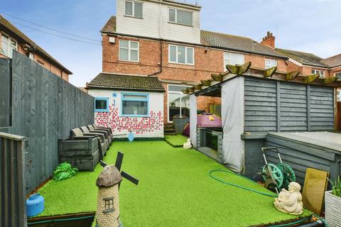 5 bedroom semi-detached house for sale, Park Avenue, Skegness