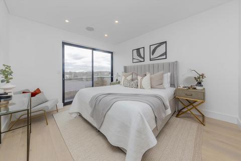 5 bedroom semi-detached house to rent, Gulliver Place, London N10