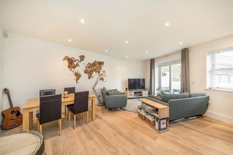 2 bedroom flat for sale, Camberwell New Road, London SE5