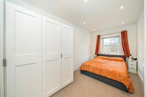 2 bedroom flat for sale, Camberwell New Road, London SE5