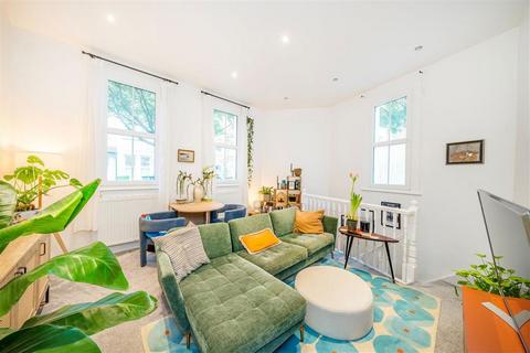 2 bedroom flat to rent, Heyford Avenue, London SW8