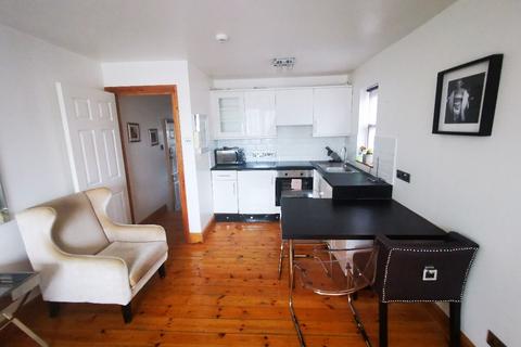 undefined, Studio Flat Amhurst Road A
