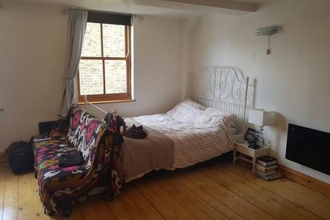 undefined, Studio Flat Amhurst Road A