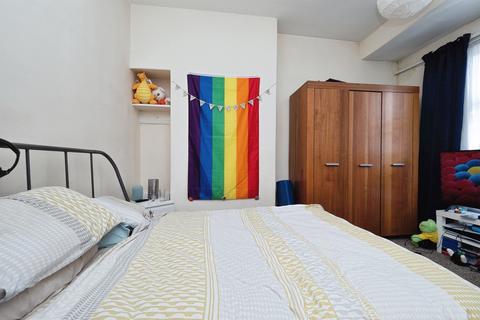 2 bedroom terraced house for sale, The Cedars, Hull