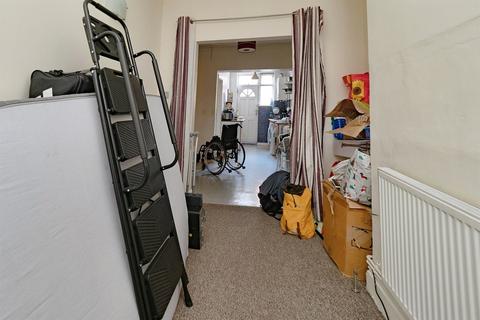 2 bedroom terraced house for sale, The Cedars, Hull