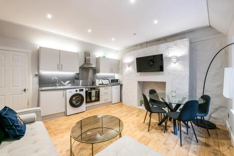 2 bedroom flat for sale, The Cross, Crieff PH7