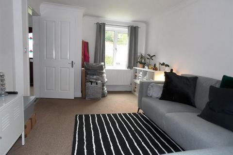 3 bedroom semi-detached house to rent, Tent Vale, Pencoed, Bridgend, CF35 6LR